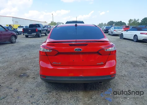 2013 Ford Focus Se z USA, uszkodzony, nr VIN 1FADP3F2XDL124682